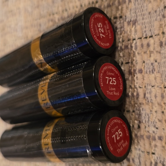 REVLON BRAND WOMEN'S SUPER LUSTROUS LIPSTICK BUNDLE OF 3 - Picture 4 of 6